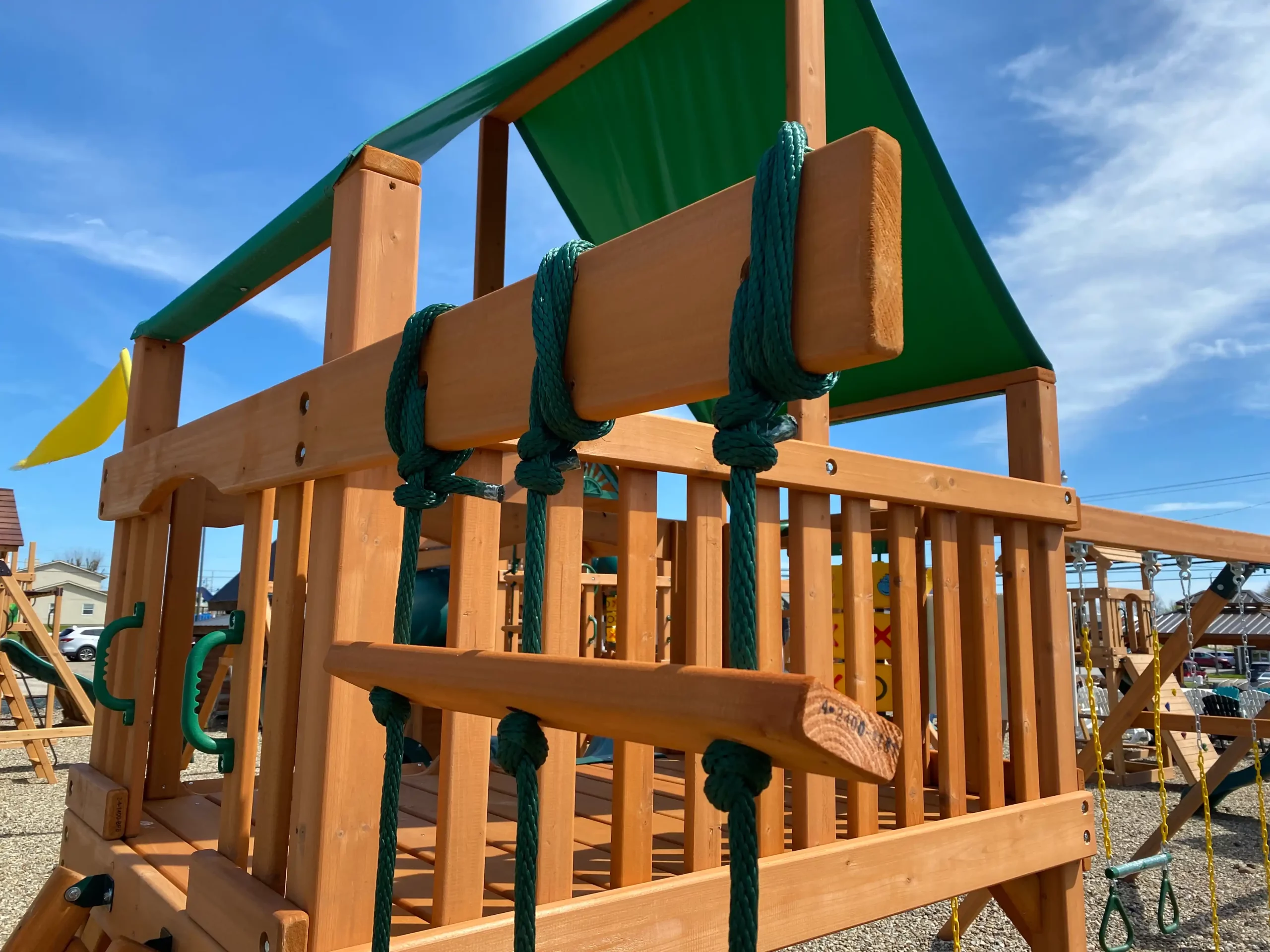 3 person swing set with canopy Cambridge Ohio